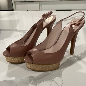 Vince Camuto VO-LEALA Peep Toe Pump